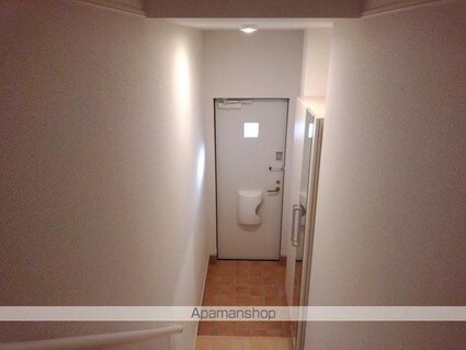 山梨県甲府市下飯田２丁目[2LDK/56.78m2]の玄関