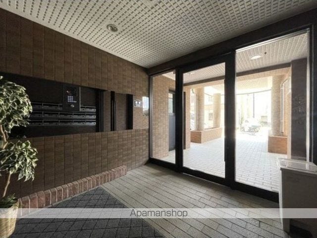 パームヒルズ本郷の玄関写真
