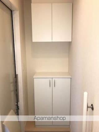 ラフォーレ八木Ｂ棟[2LDK/68.6m2]の玄関
