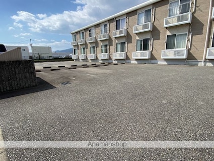 レオパレスエスポワール財部[1K/23.61m2]の駐車場