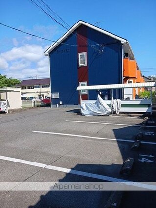 ラーカイラム[2LDK/53.51m2]の駐車場