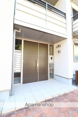 ヴィラガーデンの玄関写真