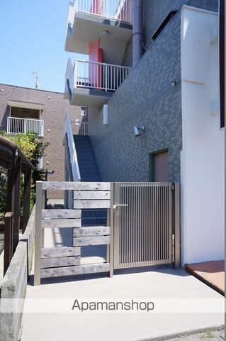 第二我心ヶ丘マンションの玄関写真