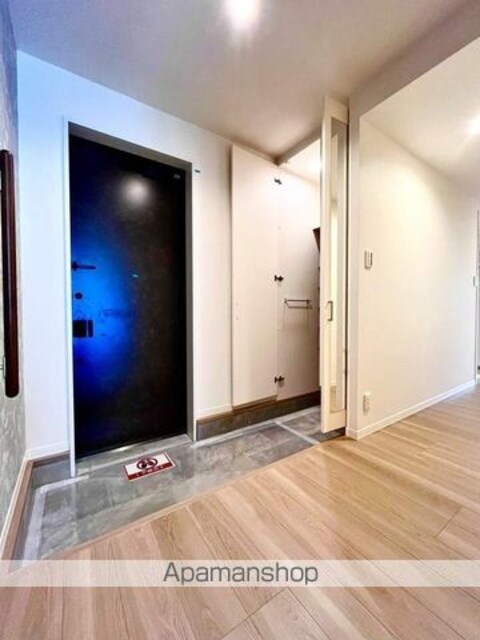 和歌山県和歌山市柳丁[2LDK/70.55m2]の玄関