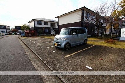 サンビレッジ高松　Ｄ棟[2LDK/60.35m2]の駐車場