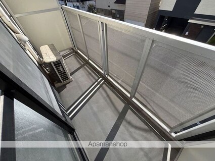 レオパレスパークサイド足立入谷[1K/26.08m2]のバルコニー