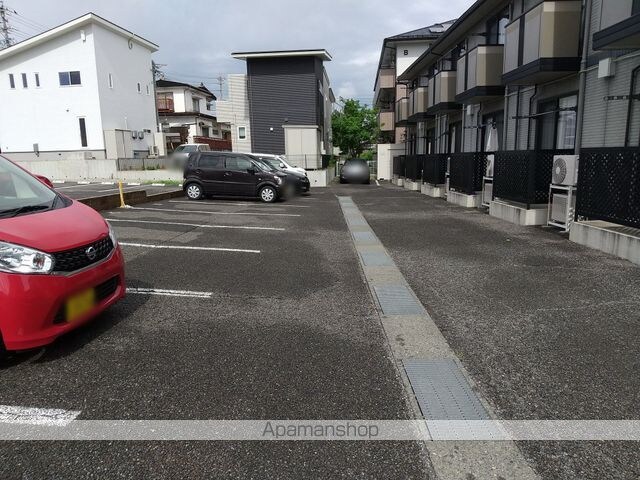 エクセレントタウン・村井　Ａ[1K/26.71m2]の駐車場1