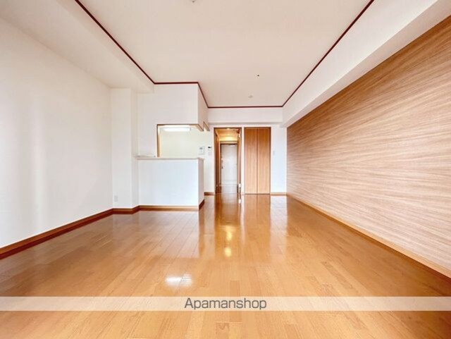 サムティレジデンス平和大通り[1R/33.42m2]のリビング・居間