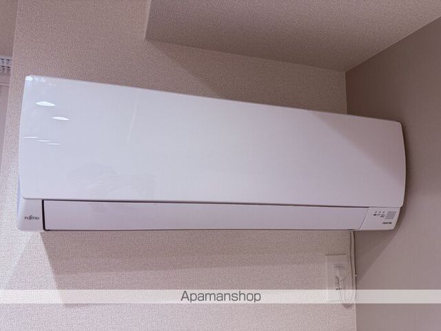 アレテー開出の内装写真