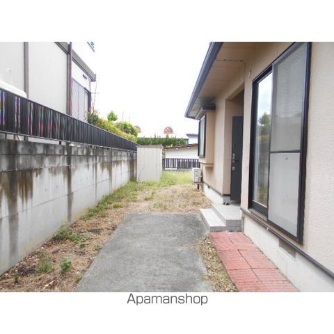 桜田西三丁目1ー26一戸建ての玄関写真