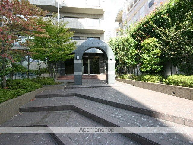 ドゥ・ルペールの玄関写真