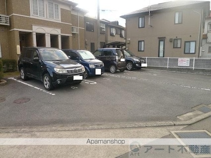 愛媛県松山市吉藤５丁目[2LDK/58.48m2]の駐車場2