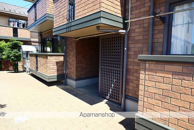 スクエア鞍月 Bの玄関写真