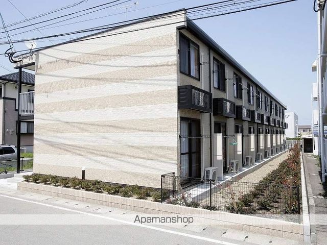 レオパレスフィオーレの玄関写真