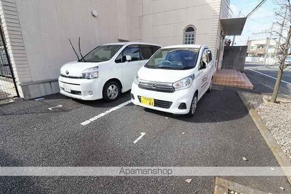 ヱミエール[1DK/32.76m2]の駐車場