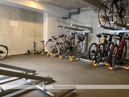 アプリーレ赤坂[1R/25.12m2]の駐車場