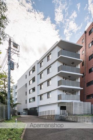 コスモリード新宿余丁町の外観写真