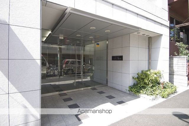 レジディア幡ヶ谷の玄関写真