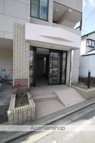 エトワールリッツの玄関写真
