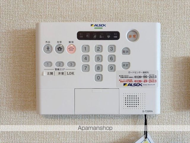 袋井市 3階建 築12年の内装写真