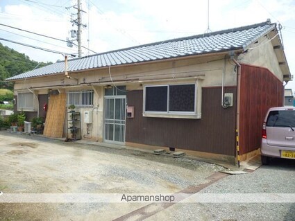 和歌山県和歌山市平井[2K/41.9m2]の駐車場