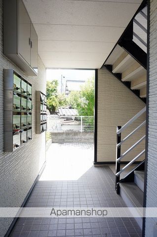 レオパレス松山インターIIの玄関写真
