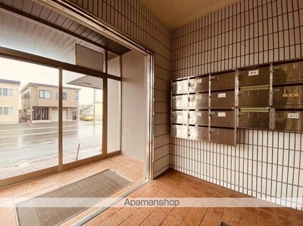 グロリアハイツ若松[3LDK/77.9m2]のエントランス3