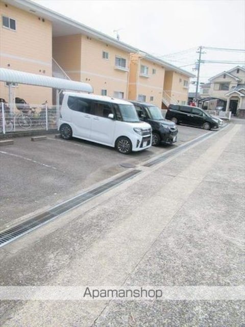 ベルドール松房Ⅰ[2K/38.6m2]の駐車場2