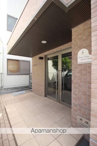 フォンティーヌ弓之町の玄関写真