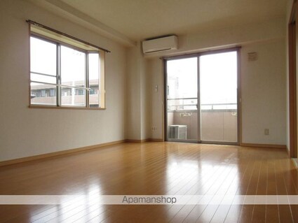 ラパン・ドゥ・上杉[2K/48.7m2]のリビング・居間