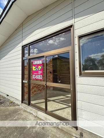 函館市 2階建 築52年の玄関写真