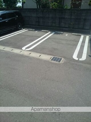 ＲＥＶＥ[1LDK/49.13m2]の駐車場2