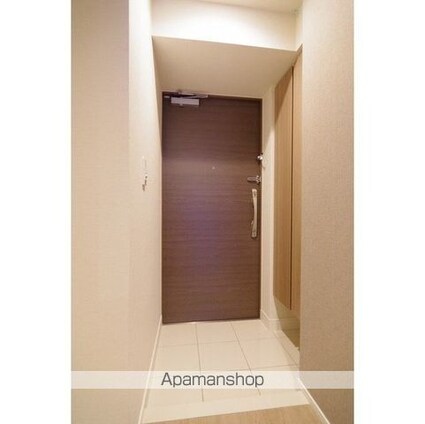 エムレジデンス中野坂上[1R/25.13m2]の玄関