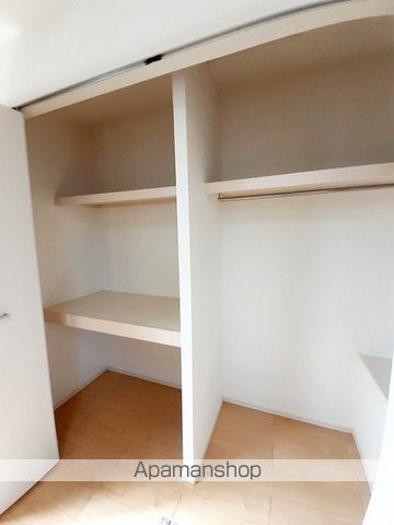 ワン リヴァーの内装写真