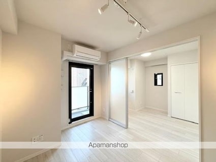 東京都新宿区四谷三栄町[1LDK/30.16m2]のリビング・居間2