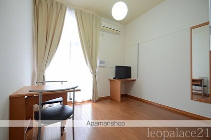 レオパレスＹＵＫＡＲＩ[1K/20.28m2]のリビング・居間2