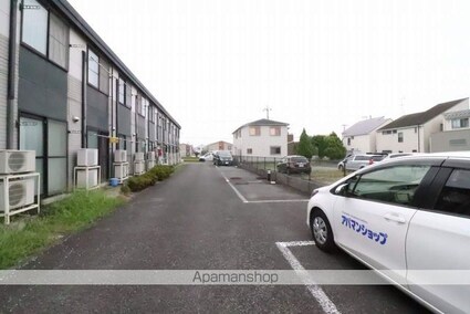 レオパレス東原[2DK/49.68m2]の駐車場