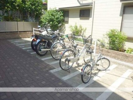 リリックコート長島[1K/21.99m2]の駐車場
