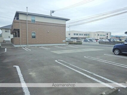 マーヴェラスＡ[1LDK/45.89m2]の駐車場2