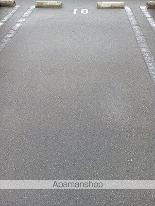 未来[2DK/45.82m2]の駐車場