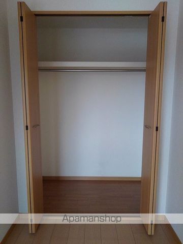 タウニーヒルズIIの内装写真