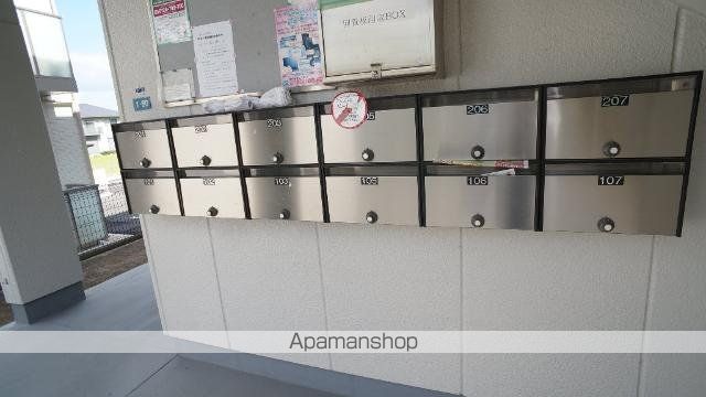 グロリアス・Mの玄関写真
