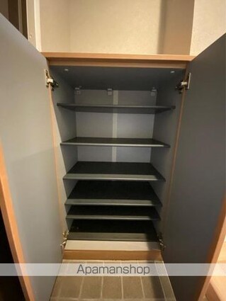 オレンジコート高松　[2LDK/57m2]の収納