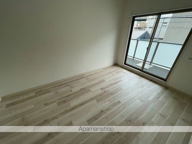 セオリー大阪EAST DOORの内装写真