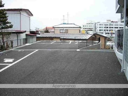 イーストコート[1LDK/40.6m2]の駐車場1