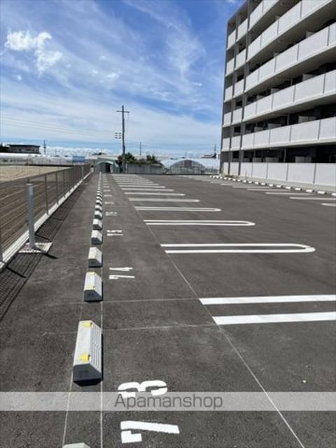 和歌山県和歌山市紀三井寺[2LDK/62.27m2]の駐車場2