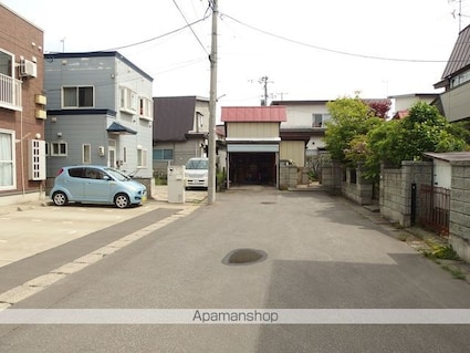 青森県青森市里見２丁目[1LDK/31.38m2]の周辺2