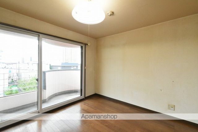 PLAZA IN 栄通の内装写真