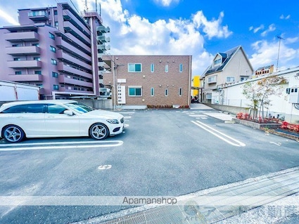 Ｖｉｌｌａ　Ｎａｋａｎｏ（ヴィラナカノ）[1K/30.53m2]の駐車場1