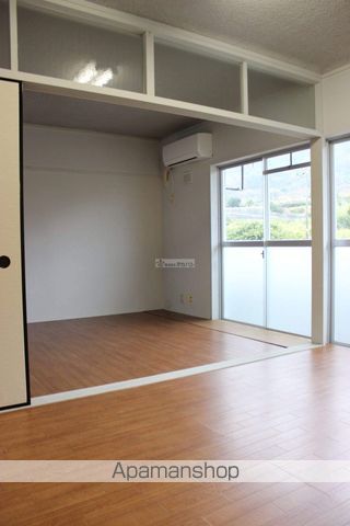 ヴィラナリー瀬戸田2号棟の内装写真